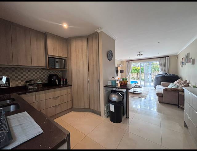 3 BEDROOM FREESTANDING TO LET IN SUNNINGDALE